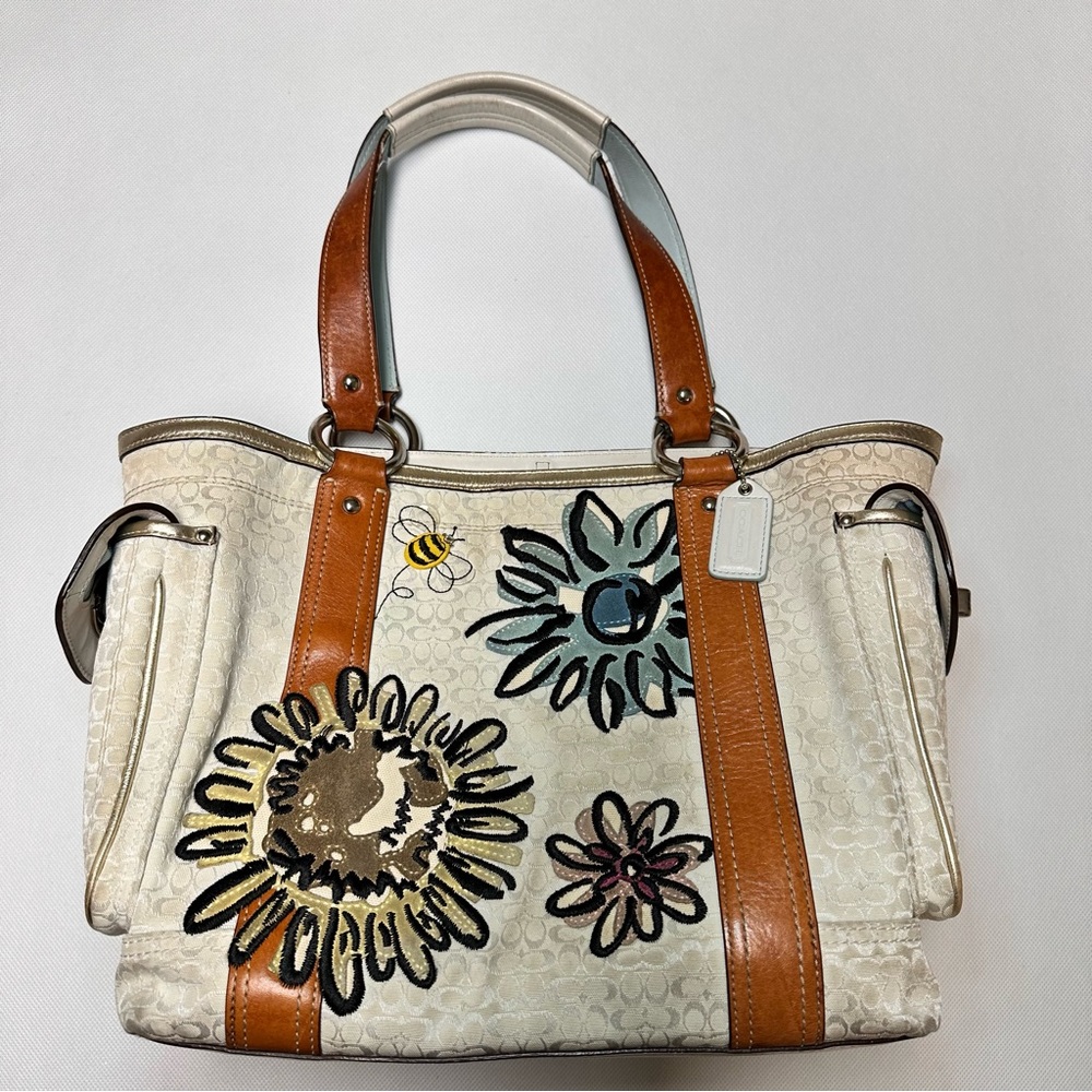 Rare Limited Edition Coach Bumble Bee & Flower Signature Canvas & Leathe…